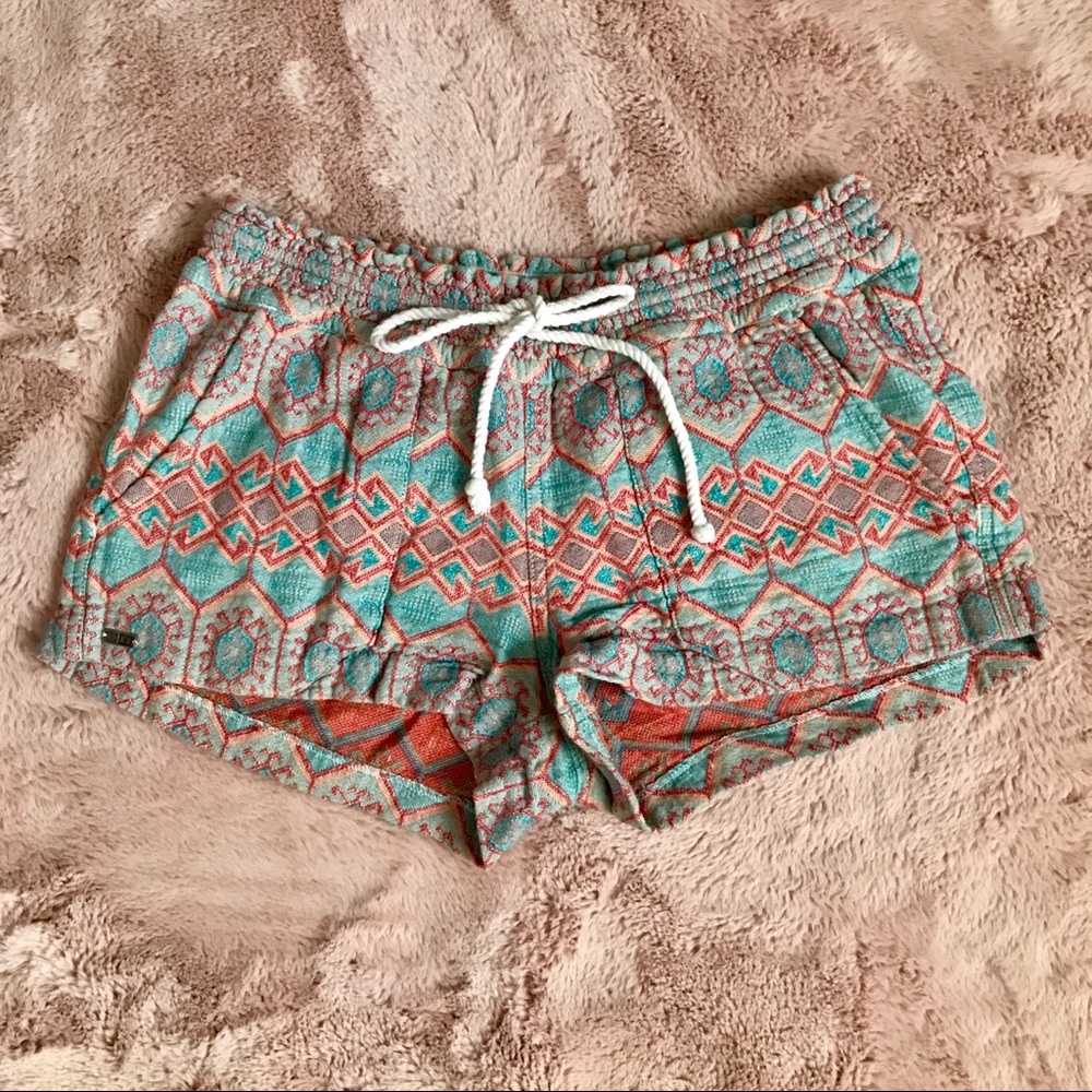 Roxy Oceanside Yarn Dye Beach Shorts Tribal Aztec